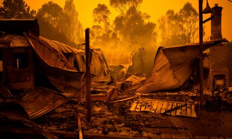 Peisaj apocaliptic în Australia: Mai multe oraşe, evacuate în masă, din pricina incendiilor de vegetaţie (FOTO / VIDEO)