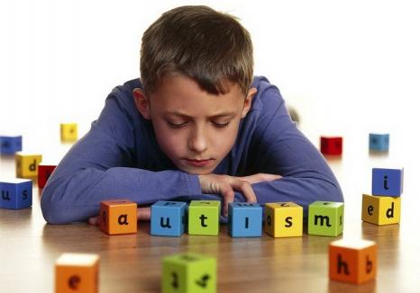 Studiu revoluționar în autism: O nouă şansă pentru copiii care suferă de această boală