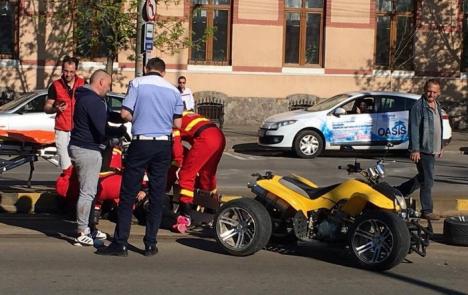 Doi tineri la spital, după ce au căzut de pe un ATV, pe Bulevardul Decebal (FOTO)