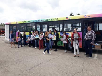 Autobuzul Copiilor: Elevii care au decorat cu desenele lor autobuzul dedicat copiilor, premiați de OTL (FOTO)