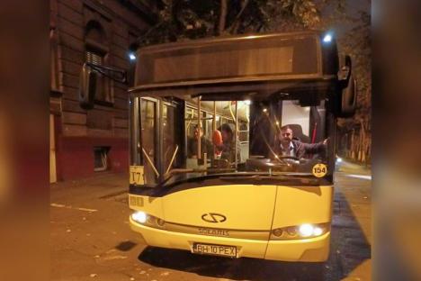 Deșteptarea OTL: Autobuzele le dau trezirea locuitorilor de pe o stradă din Oradea