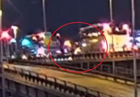 Accident groaznic în Veneția: 21 de morți și 18 răniți, după ce un autocar a căzut în gol de pe pod și a luat foc (VIDEO)