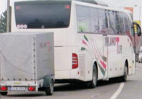 Bâlbe la frontieră: Un autocar sosit din Italia a fost oprit în Oradea, se reverifică formularele pasagerilor! (VIDEO)