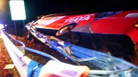 Accident grav în Italia: Opt români au fost răniţi, după ce un autocar al Atlassib s-a răsturnat