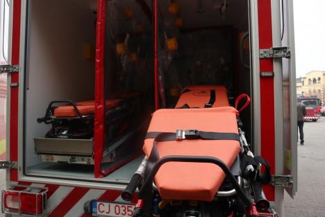 Premieră în Bihor: O autospecială nouă, cu care bolnavii înalt contagioși pot fi transportați câte doi (FOTO /VIDEO)