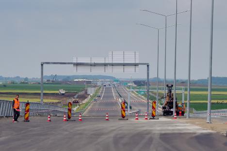 Lucrările la autostradă, între Chiribiș și Biharia, vor fi făcute de o firmă din Oradea. Vezi cine se află în spatele acesteia și ce valoare are contractul! (VIDEO)