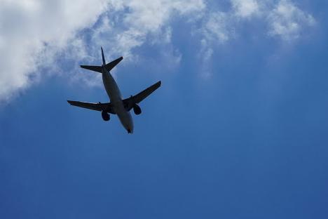 Air Oradea caută operator privat care să zboare de pe aeroportul local. Opoziţia PSD cere dezbatere publică
