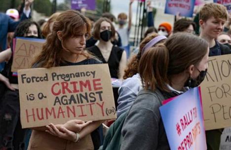 Pentru prima oară în 50 de ani, avortul nu mai este un drept în Statele Unite ale Americii