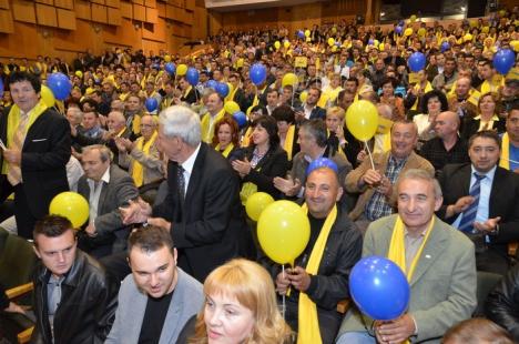 Liberalii s-au îmbărbătat între ei şi l-au aclamat pe "viitorul preşedinte al României" (FOTO)