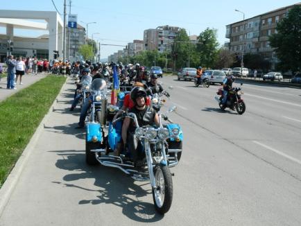 Tare pe motoare: White Wolves MC a deschis sezonul motocilistic printr-un marş cu 200 de bikeri (FOTO)