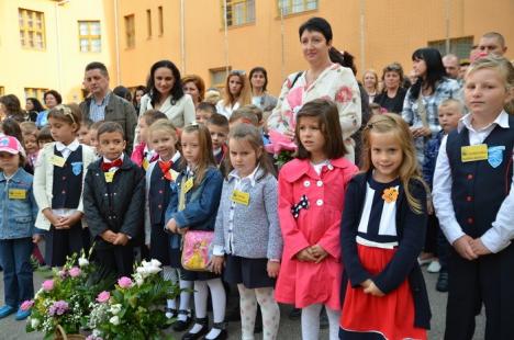 A început şcoala! Primarul şi prefectul au deschis anul şcolar la Gojdu (FOTO)