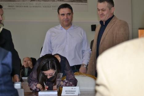 Iadul roşu de pe Criş: Jurnalista Cristina Puşcaş şi-a lansat o carte despre teroarea comunistă din Penitenciarul Oradea (FOTO)