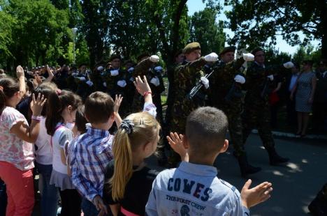 Autorităţile au marcat Ziua Eroilor Neamului cu depuneri de coroane (FOTO)