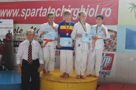 Patru medalii pentru orădeni la Finala Campionatului Naţional de judo pentru Copii III (U 12) de la Techirghiol 