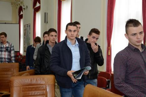 Campionii de la echipa de polo juniori I a CS Crişul, premiaţi de conducerea clubului (FOTO)