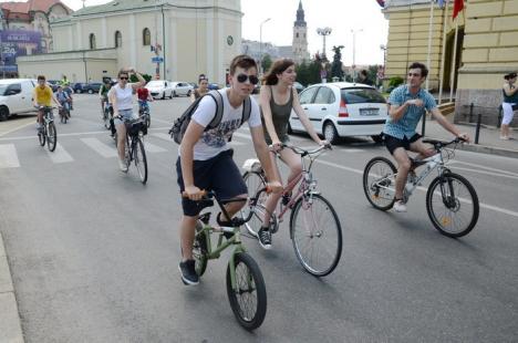 Elevii gojdişti promovează ciclismul, chiar dacă nu au destule piste în oraş (FOTO)