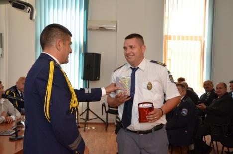 Ziua Poliţiei de Frontieră, sărbătorită şi în Oradea cu avansări înainte de termen (FOTO)