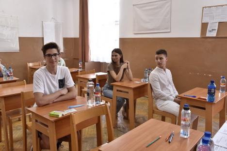 Prima zi de bacalaureat în Bihor: 50 de tineri au absentat (FOTO)