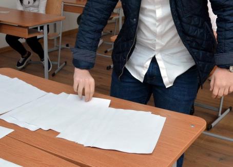 Bacalaureat 2016: Elev eliminat în Beiuş după ce i-a sunat telefonul în timpul examenului