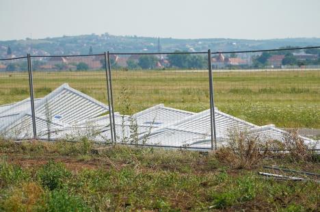 FOTO - Pagubele provocate de furtună la Aeroportul Oradea, în evaluare. Directorul Horga: Lucrările sunt în garanție 5 ani