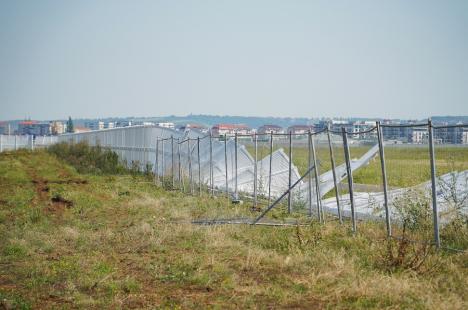 FOTO - Pagubele provocate de furtună la Aeroportul Oradea, în evaluare. Directorul Horga: Lucrările sunt în garanție 5 ani