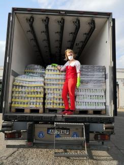 „Bancherul” sărmanilor: O clujeancă s-a mutat la Oradea pentru a duce surplusul de alimente din magazine pe mesele nevoiașilor (FOTO)