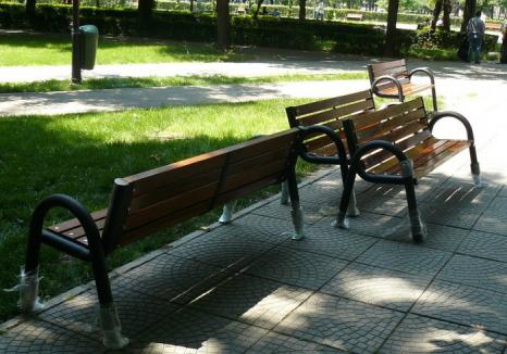 Primăria Oradea cumpără 350 bănci de odihnă