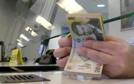Cu complicitatea unei funcţionare de la bancă, doi interlopi din Oradea au golit contul unui mort. Prejudiciul: 1,3 milioane lei