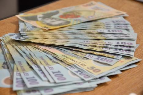 Delapidare cu remuşcări: Prinsă că şi-a băgat 'mâna' în încasări, gestionara unui magazin din Gepiu a returnat banii furaţi