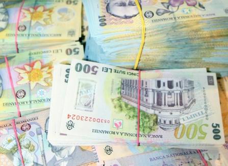 Funcţionara unei bănci din Beiuş, prinsă că a cheltuit 50.000 lei din contul unei cliente