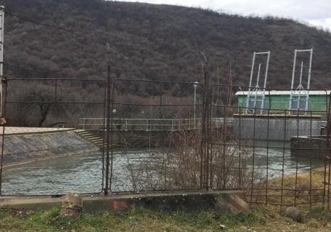 O femeie a fost găsită moartă în barajul din Aştileu. Dispăruse din Vadu Crişului şi a fost căutată inclusiv cu câine de urmă