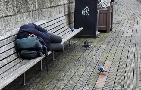 Povestea halucinantă a unui homeless găsit mort: Avea în conturi peste 100.000 de euro