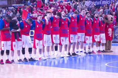 CSM CSU Oradea a încheiat victorioasă prima parte a campionatului, dar s-a despărţit şi de Mirkovic (FOTO)
