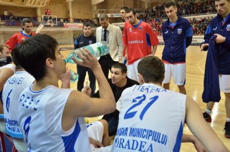 Două jocuri în deplasare pentru baschetbaliștii de la CSM U Oradea
