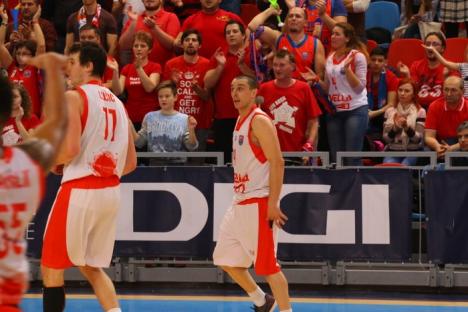 O nouă înfrângere pentru baschetbaliştii orădeni, în meciul cu U BT Cluj Napoca: 79-84 (FOTO)