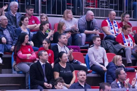 Succes facil pentru baschetbalişti: CSM CSU Oradea a învins Dinamo cu 104-65 (FOTO)