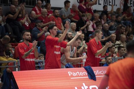 CSM CSU Oradea a învins CSM Constanţa cu 93-75 şi rămâne liderul Ligii Naţionale de baschet masculin (FOTO)