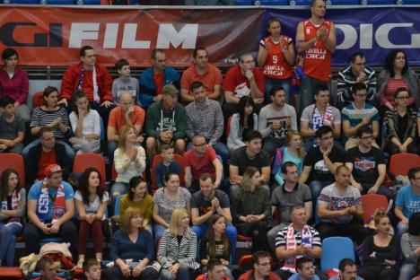 CSM CSU Oradea s-a impus clar în al doilea joc cu Phoenix Galați. Succesul, umbrit de accidentarea lui Markovic (FOTO)