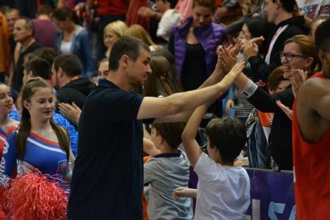 CSM CSU Oradea s-a impus clar în al doilea joc cu Phoenix Galați. Succesul, umbrit de accidentarea lui Markovic (FOTO)