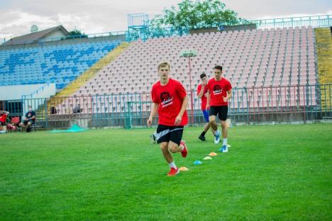 Cum se pregătesc bachetbaliştii de la CSM CSU Oradea pentru sezonul competiţional (FOTO)