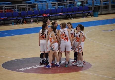 Bravo, fetelor! Victorie fără precedent pentru baschetbalistele U16 de la BCU Oradea cu CSS Sibiu: 74-51!