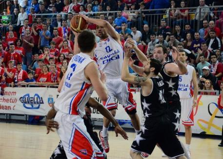 Victorie mare a baschetbaliştilor de la CSM cu Mobitelco: 72-64 şi visăm la final four!