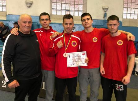 După bronzul din Cupa României, pugiliştii de la Basti Box participă la un turneu internaţional în Ungaria