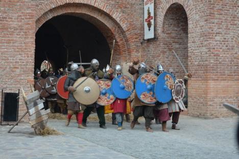 Bătaie în Cetatea Oradea: Ce evenimente vor fi duminică, la Festivalul Medieval (FOTO / VIDEO)