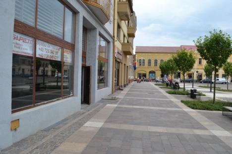 Bate vântu’ la Orade’! Proprietarii spaţiilor goale din centru preferă supraimpozitarea lui Bolojan decât să scadă chiriile (FOTO)