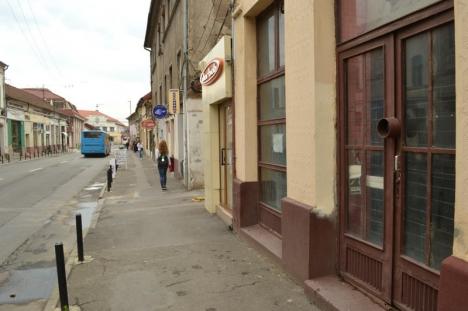 Bate vântu’ la Orade’! Proprietarii spaţiilor goale din centru preferă supraimpozitarea lui Bolojan decât să scadă chiriile (FOTO)