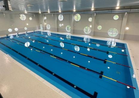 E gata și complexul cu două bazine didactice de înot din Ștei (FOTO)