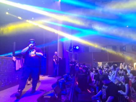 Primul concert al trupei Bazooka în Oradea: sute de fani au cântat împreună cu „Satana” şi „Echo” (FOTO/VIDEO)