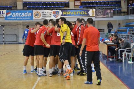 Victorie importantă pentru handbalişti: CSM Oradea a învins HC Argeş Piteşti şi e pe primul loc în clasament (FOTO)