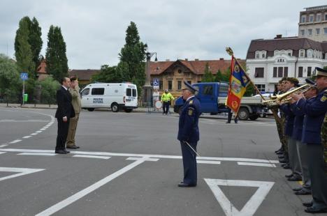 Ziua Drapelului la Oradea: Festivităţi scurtate de doliul naţional (FOTO)